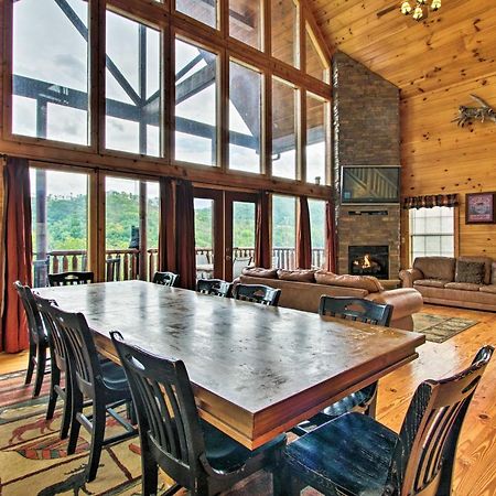 Expansive Gatlinburg Cabin Hot Tub, Deck And Grill! Villa Exterior photo