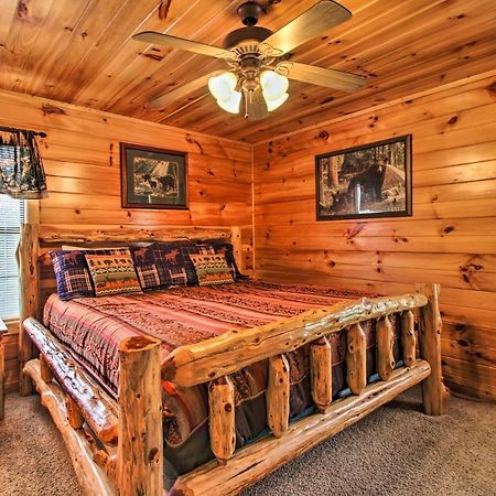 Expansive Gatlinburg Cabin Hot Tub, Deck And Grill! Exterior photo