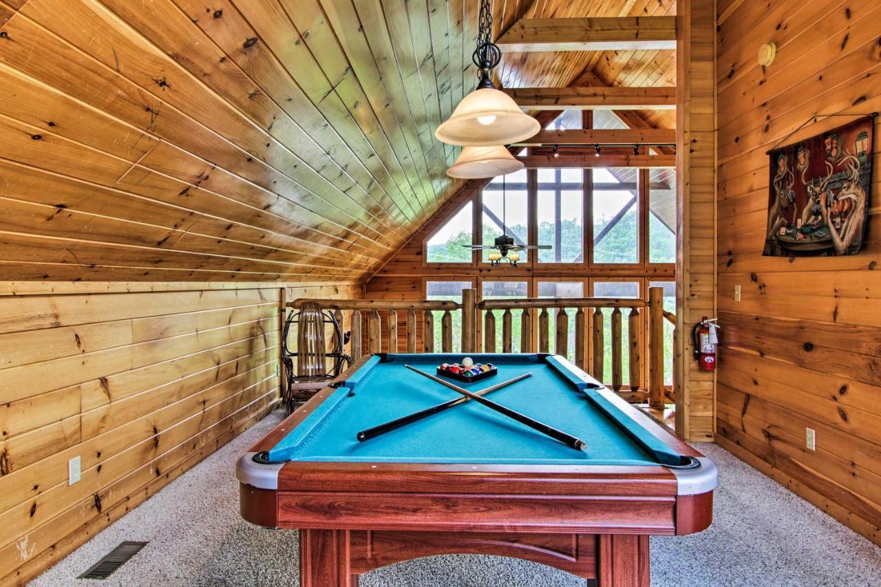 Expansive Gatlinburg Cabin Hot Tub, Deck And Grill! Villa Exterior photo