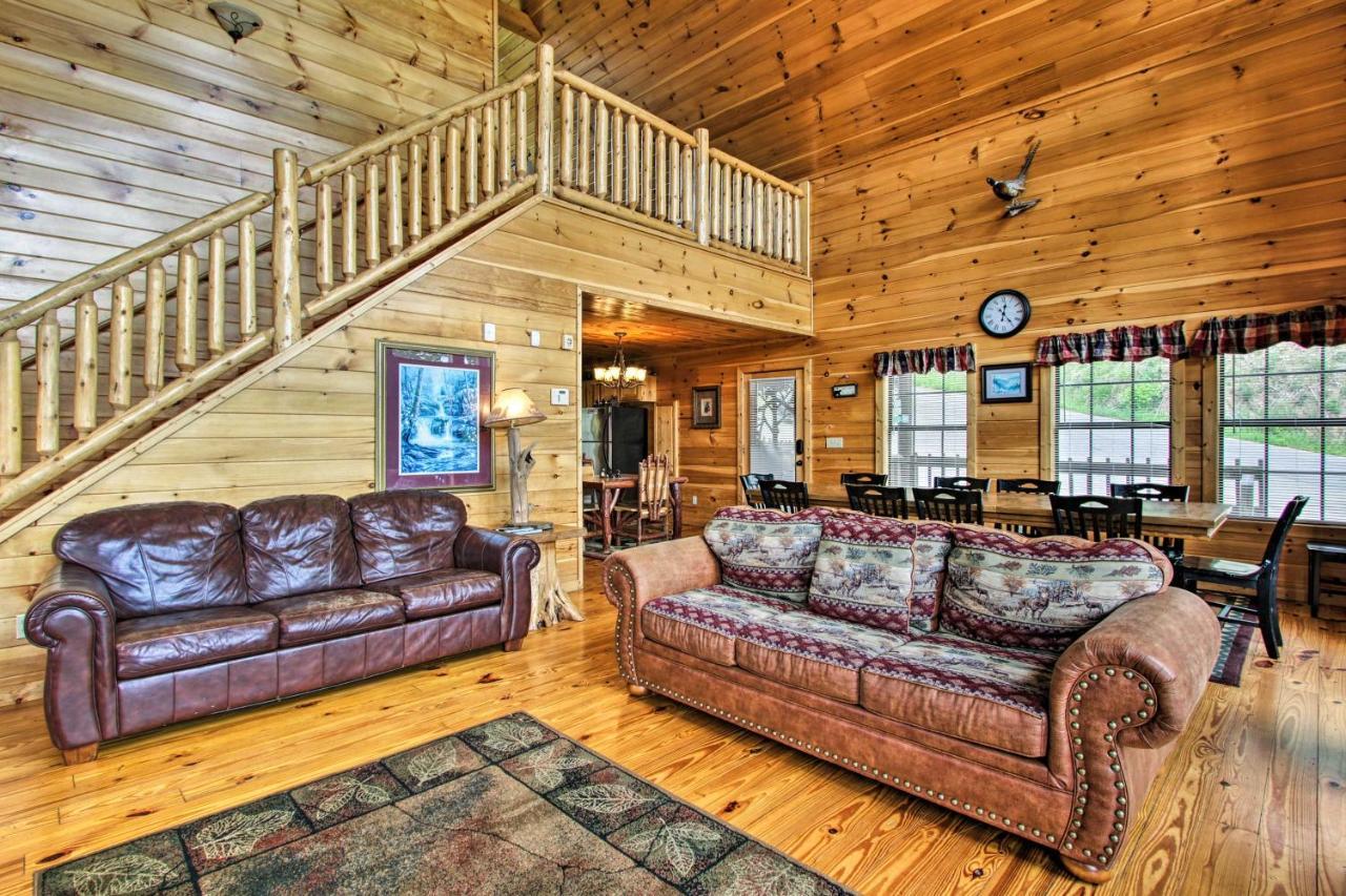 Expansive Gatlinburg Cabin Hot Tub, Deck And Grill! Villa Exterior photo