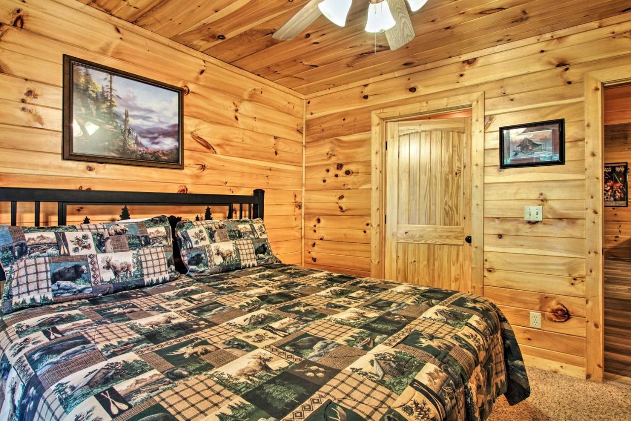Expansive Gatlinburg Cabin Hot Tub, Deck And Grill! Exterior photo