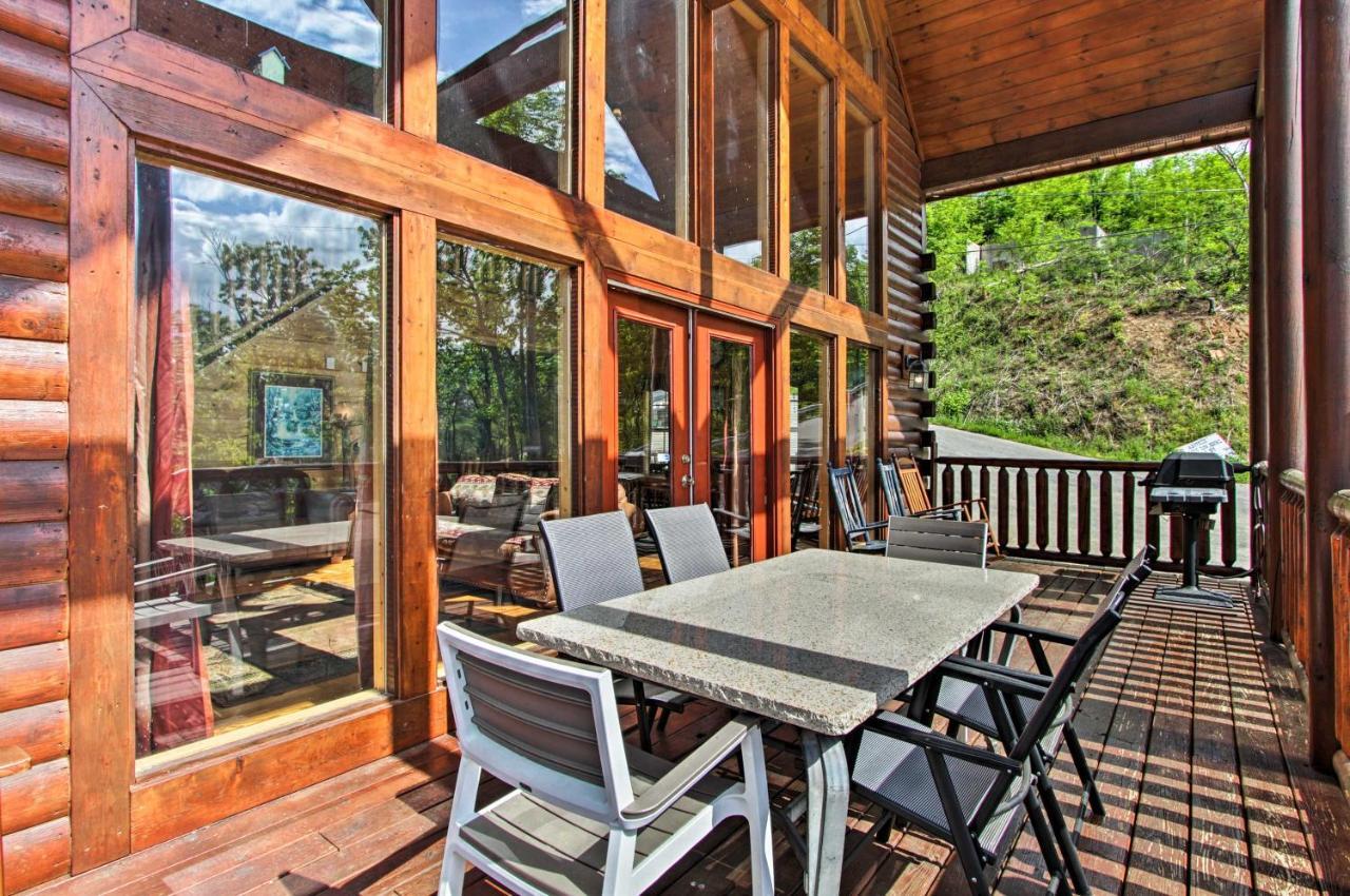 Expansive Gatlinburg Cabin Hot Tub, Deck And Grill! Villa Exterior photo