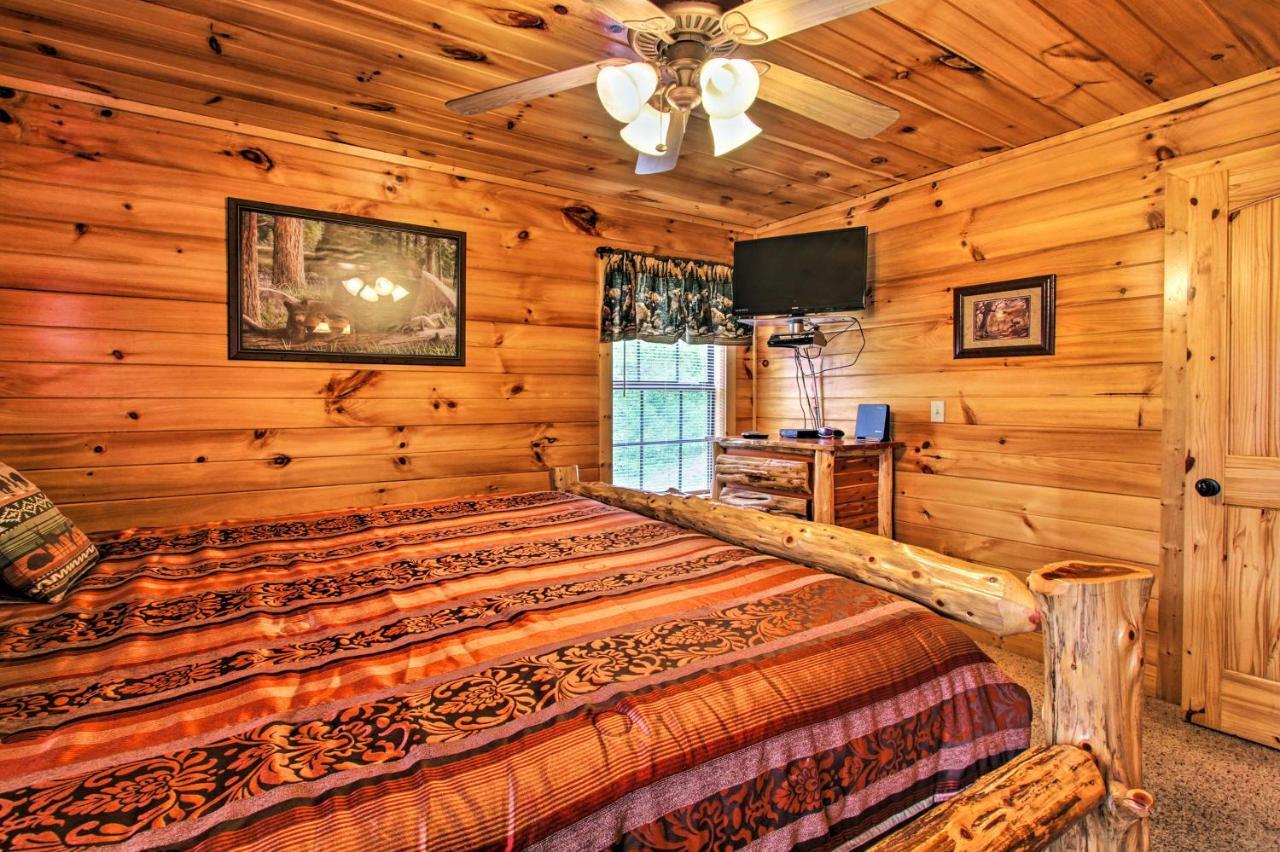 Expansive Gatlinburg Cabin Hot Tub, Deck And Grill! Villa Exterior photo